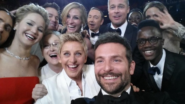 Ellens-Oscars-Selfie